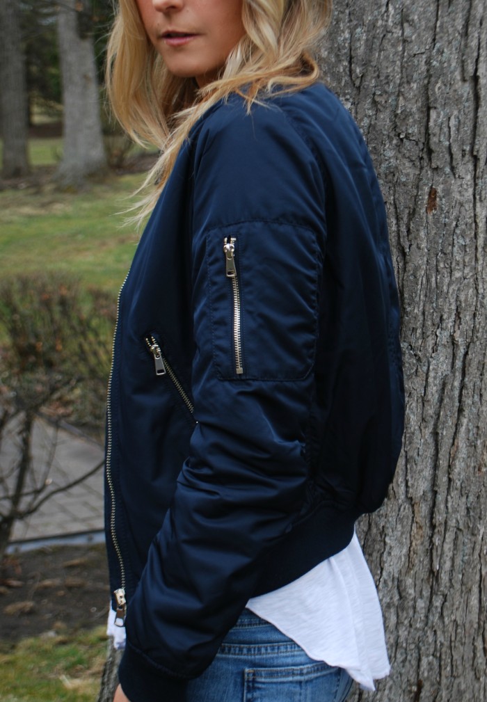 Navy bomber jacket-main