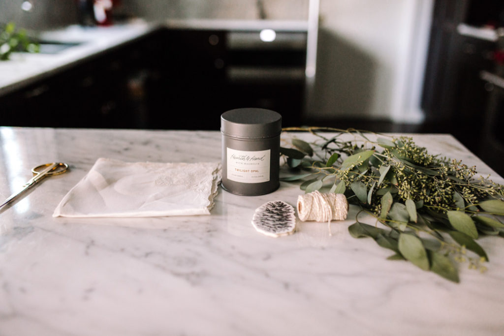 A Unique Way to Wrap and Gift Holiday Candles