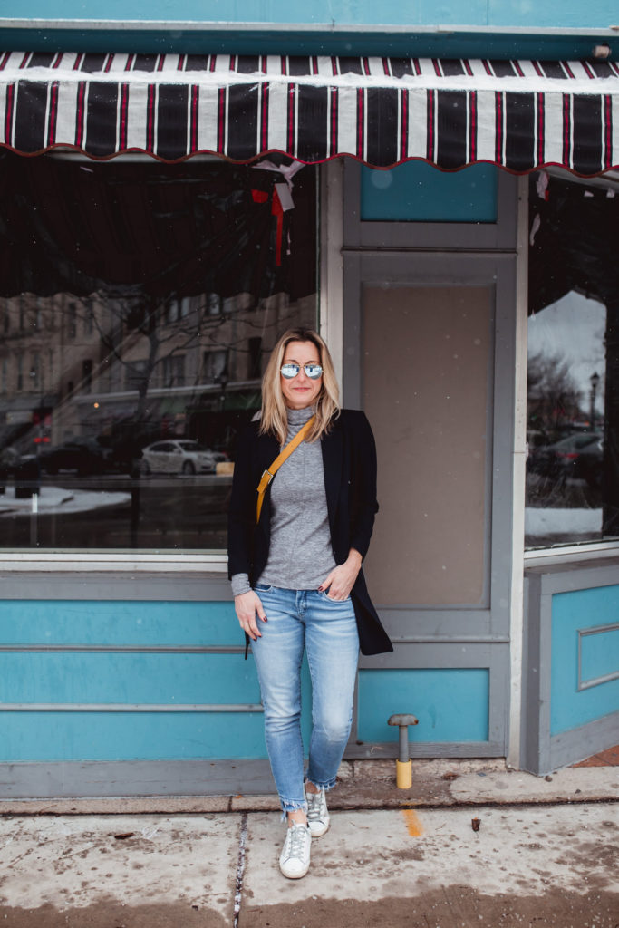 How to Minimize Your Wardrobe & Create a Capsule Wardrobe Instead