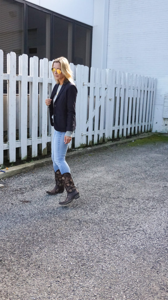 navy blazer outfit idea
